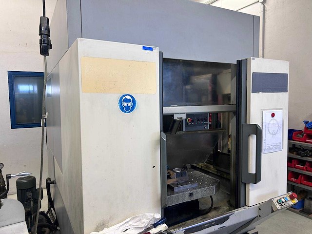 Chiron - fz12w magnum - cnc vertical machining centre - afbeelding 1 van  3
