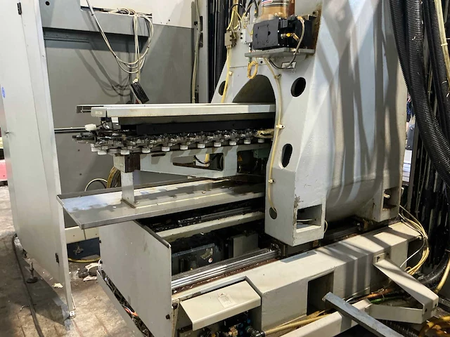 Chiron mill - 2005 - 2000 high-speed, 220-80 - universele freesmachine - afbeelding 19 van  21