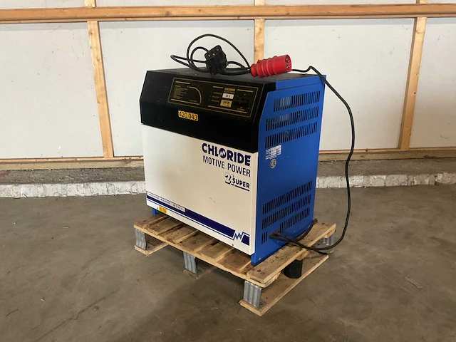 Chloride 21 super acculader - afbeelding 1 van  5