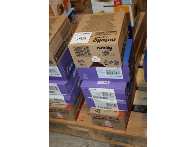 Chocolade koeken en repen w.o. milka oreo, milka daim, nutella biscuits en bueno. ca. 125 koeken / repen. t... - afbeelding 2 van  2