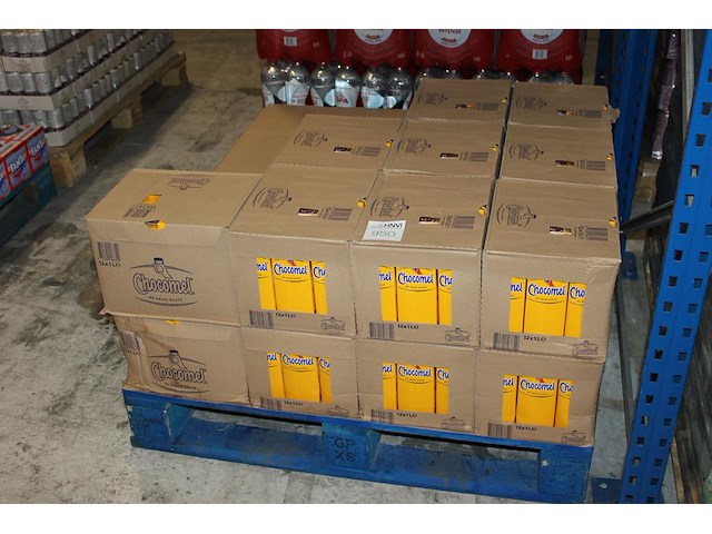 Chocomel. 24 dozen met 12 literpakken. totaal 288 pakken. tht 11-25. - afbeelding 1 van  1