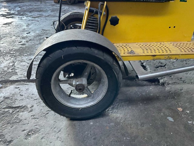 Chopper swingtrike elektrisch - afbeelding 10 van  12