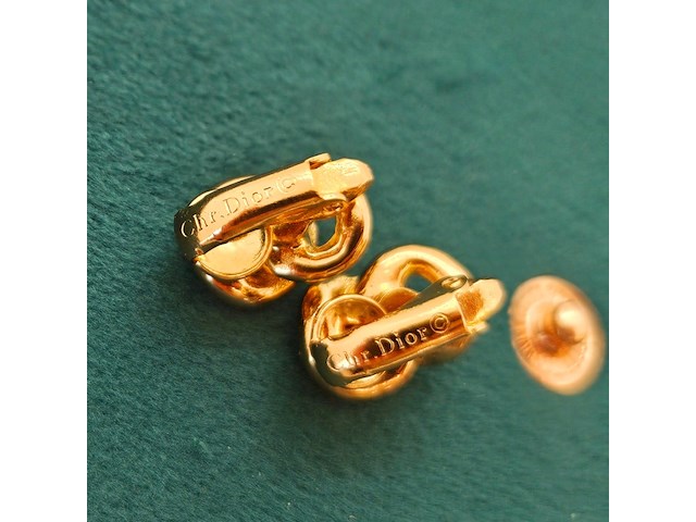 Christian dior goldplated oorbellen met steentjes - afbeelding 6 van  6