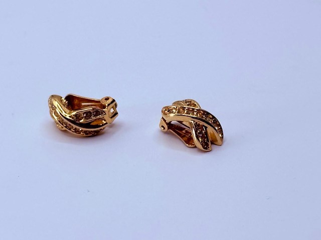 Christian dior goldplated oorbellen met steentjes - afbeelding 7 van  7