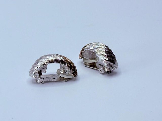 Christian dior oorbellen met steentjes - afbeelding 5 van  6