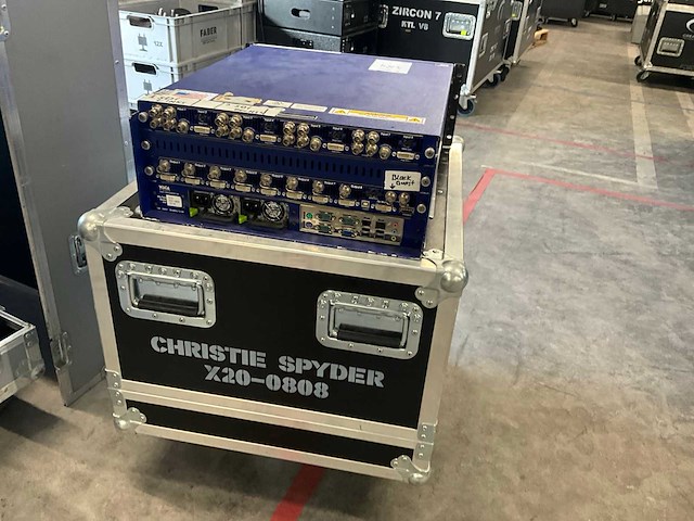 Christie spyder x20-0808 8×8 video-processor switch - afbeelding 5 van  7