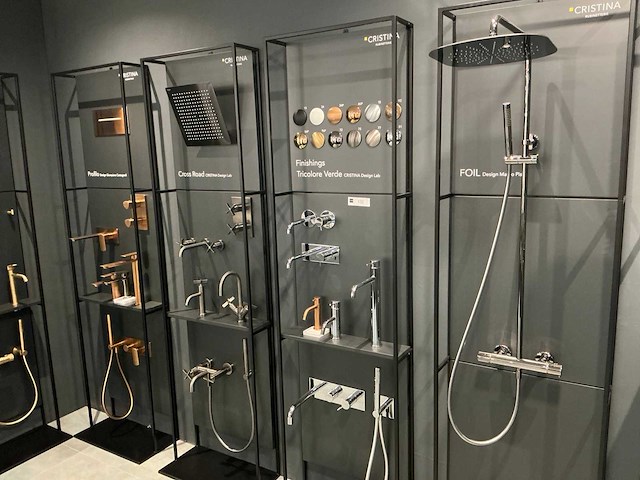 Christina wandpresentatiemeubel met inhoud (7x) - afbeelding 4 van  5