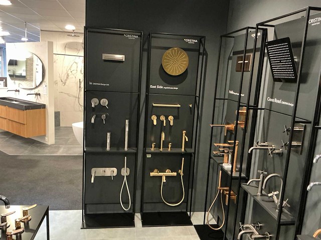 Christina wandpresentatiemeubel met inhoud (7x) - afbeelding 5 van  5