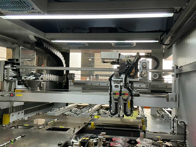 Chroma 3160c tri-temp octal sites pick and place handler - afbeelding 15 van  44