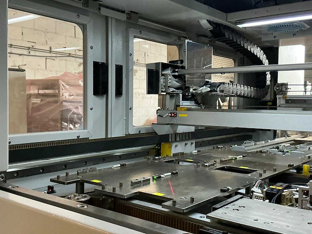 Chroma 3160c tri-temp octal sites pick and place handler - afbeelding 8 van  44