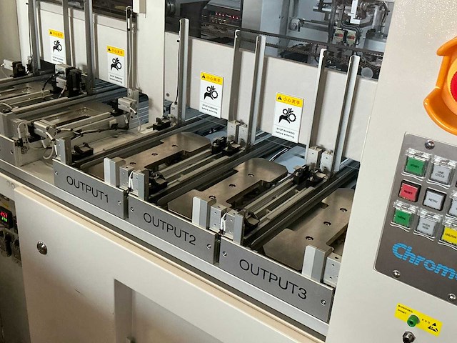 Chroma 3160c tri-temp octal sites pick and place handler - afbeelding 16 van  44