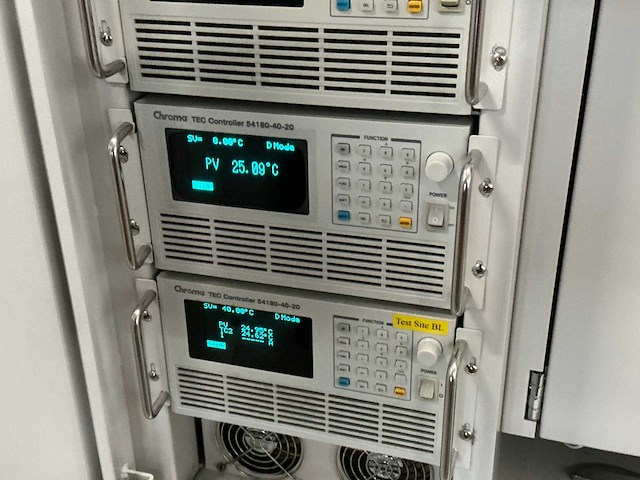 Chroma 3160c tri-temp octal sites pick and place handler - afbeelding 22 van  44