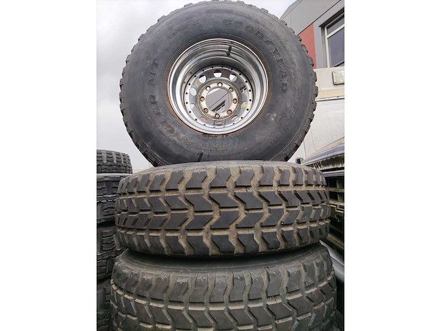 Chromen velgen - rondjes disign 8x165,1 - velg (4x) - afbeelding 2 van  5
