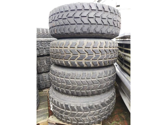 Chromen velgen - rondjes disign 8x165,1 - velg (4x) - afbeelding 3 van  5