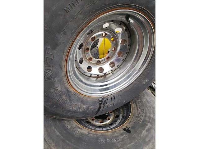 Chromen velgen - rondjes disign 8x165,1 - velg (4x) - afbeelding 4 van  5