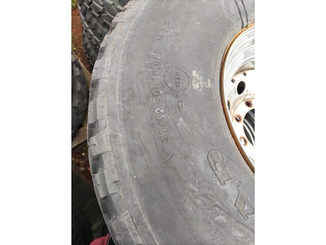 Chromen velgen - rondjes disign 8x165,1 - velg (4x) - afbeelding 5 van  5