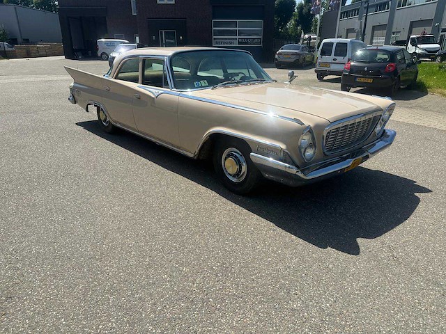 Chrysler - new yorker 1961 - oldtimer - afbeelding 10 van  13