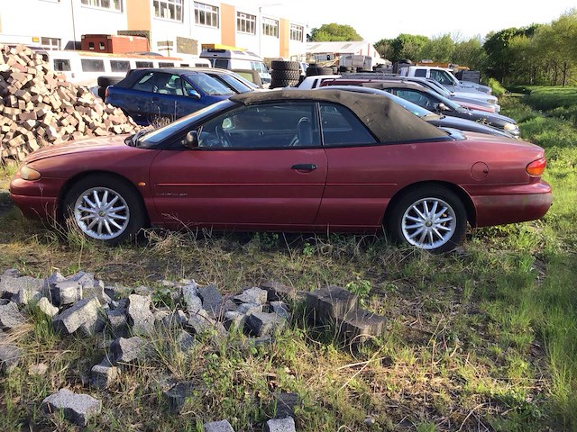 Chrysler - stratus - 2.5i v6 lx conv. - 3x chrysler stratus cabriolet (3x) - afbeelding 16 van  50