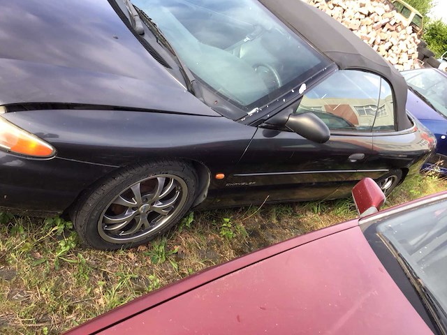 Chrysler - stratus - 2.5i v6 lx conv. - 3x chrysler stratus cabriolet (3x) - afbeelding 30 van  50