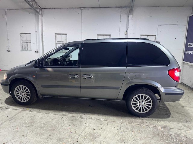 Chrysler - voyager - 2.8 crd se automaat- 67-vrf-9 - afbeelding 11 van  18
