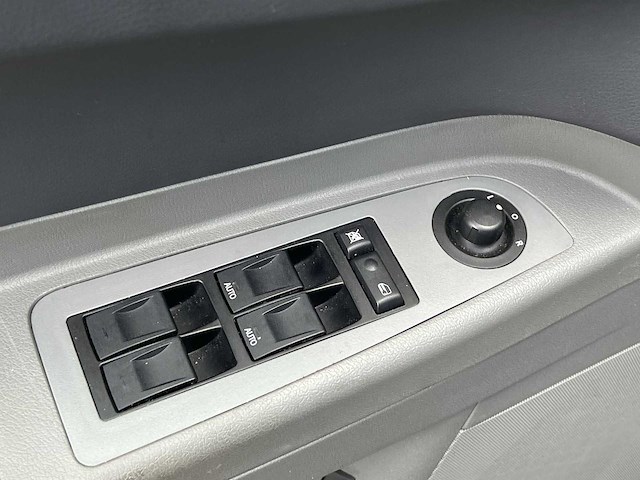 Chrysler 300c 5.7 v8 hemi 2005 | 49-rs-jt - afbeelding 2 van  31