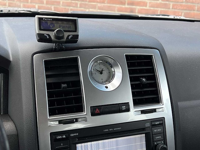 Chrysler 300c 5.7 v8 hemi 2005 | 49-rs-jt - afbeelding 9 van  31