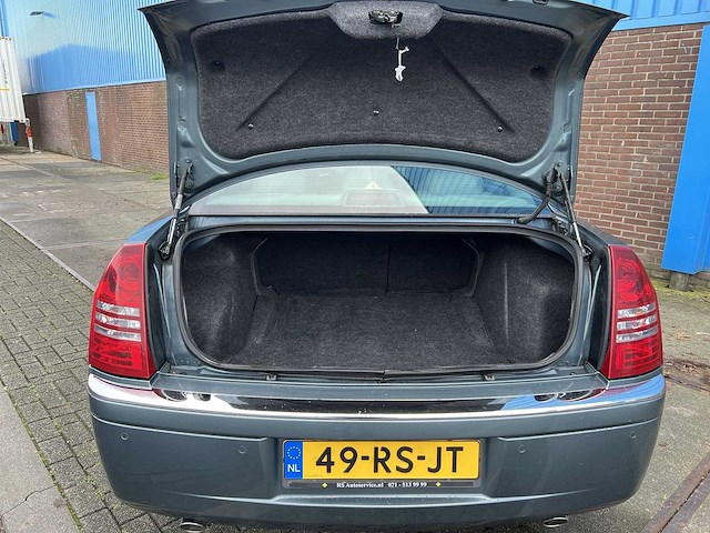 Chrysler 300c 5.7 v8 hemi 2005 | 49-rs-jt - afbeelding 17 van  31