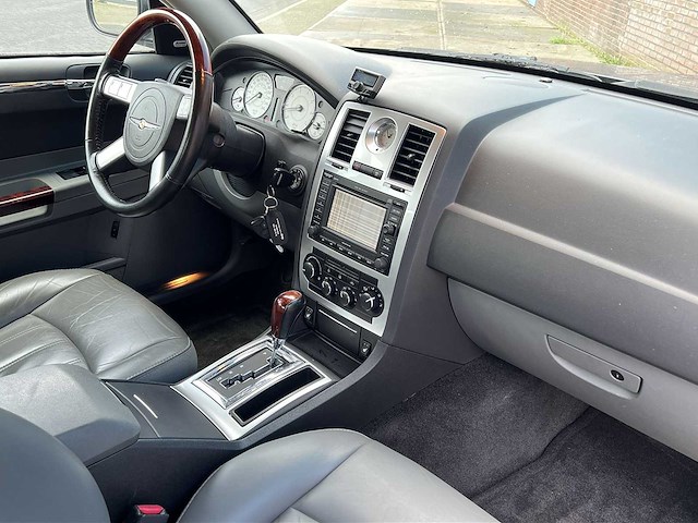Chrysler 300c 5.7 v8 hemi 2005 | 49-rs-jt - afbeelding 25 van  31