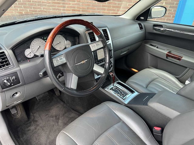 Chrysler 300c 5.7 v8 hemi 2005 | 49-rs-jt - afbeelding 30 van  31