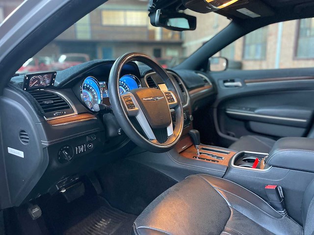 Chrysler 300c ld hemi facelift 5.7 v8 367pk 2014 - afbeelding 31 van  49