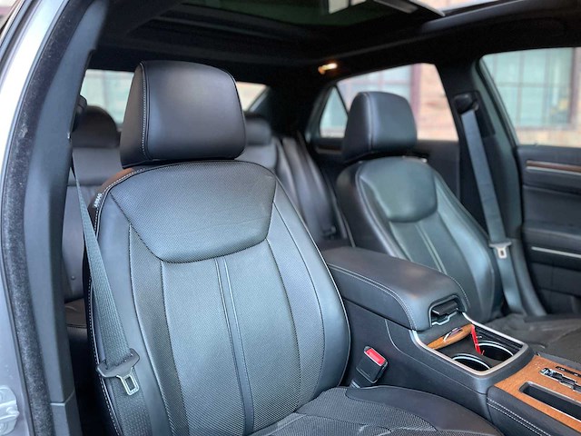 Chrysler 300c ld hemi facelift 5.7 v8 367pk 2014 - afbeelding 38 van  49