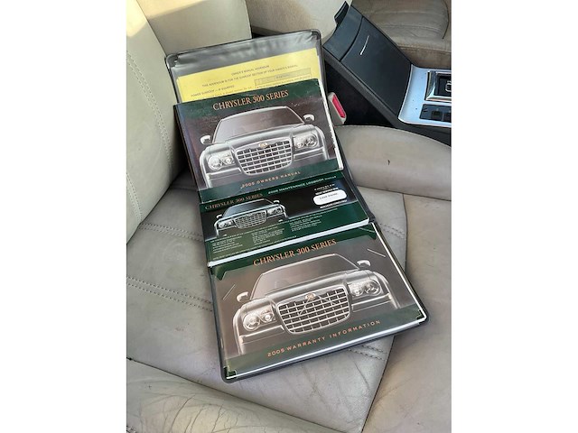 Chrysler c300 - 5.7 v8 hemi - “westwind coachworks” limousine - afbeelding 22 van  26