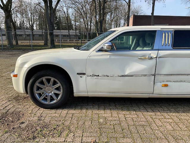 Chrysler c300 5.7 v8 hemi “westwind coachworks” limousine - afbeelding 3 van  49