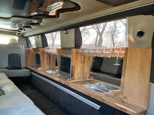 Chrysler c300 5.7 v8 hemi “westwind coachworks” limousine - afbeelding 32 van  49