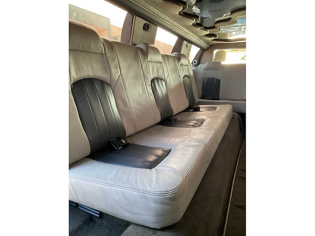 Chrysler c300 5.7 v8 hemi “westwind coachworks” limousine - afbeelding 33 van  49