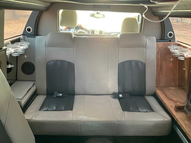 Chrysler c300 5.7 v8 hemi “westwind coachworks” limousine - afbeelding 38 van  49