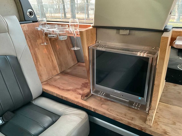 Chrysler c300 5.7 v8 hemi “westwind coachworks” limousine - afbeelding 40 van  49