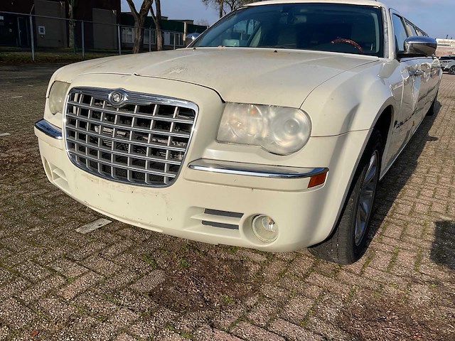 Chrysler c300 5.7 v8 hemi “westwind coachworks” limousine - afbeelding 34 van  49