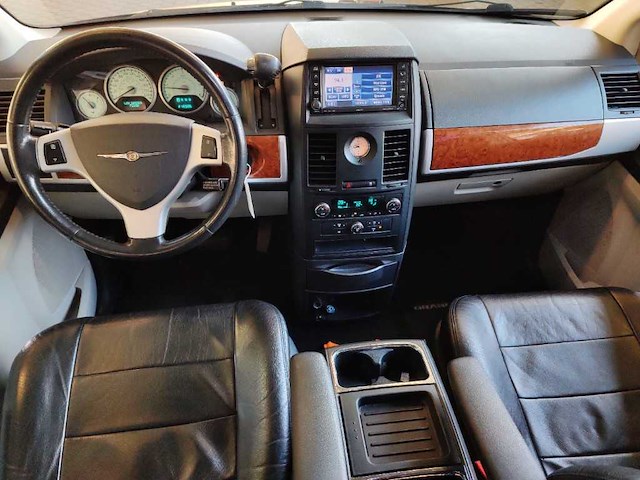 Chrysler grand voyager 2.8 crd lx 2009 | 98-jpk-3 - afbeelding 23 van  32