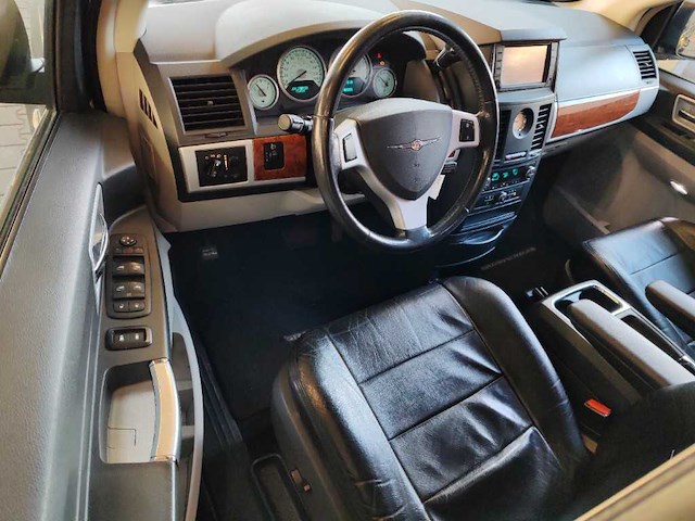 Chrysler grand voyager 2.8 crd lx 2009 | 98-jpk-3 - afbeelding 29 van  32