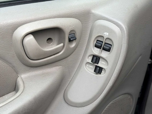 Chrysler grand voyager 3.3i v6 lx 7pers. | 11-sk-jd - afbeelding 15 van  27