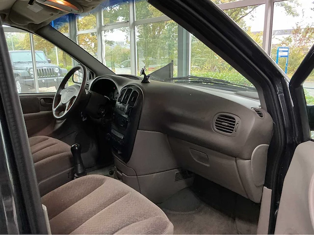 Chrysler grand voyager rouwauto 13-jk-nn 2005 marge auto - afbeelding 27 van  43