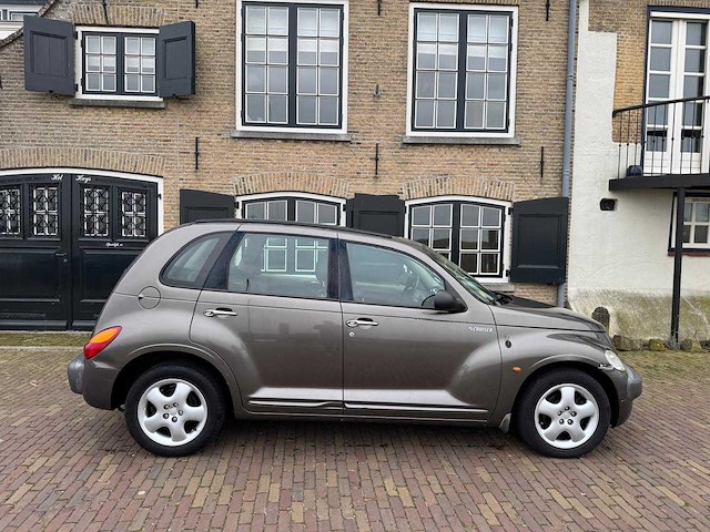 Chrysler pt cruiser 2.0-16v limited automaat 96-hn-hk - afbeelding 24 van  26