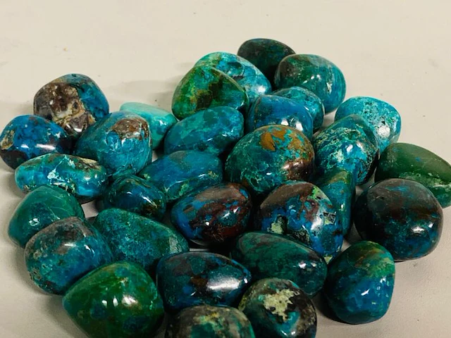 Chrysocolla trommelstenen - afbeelding 3 van  4