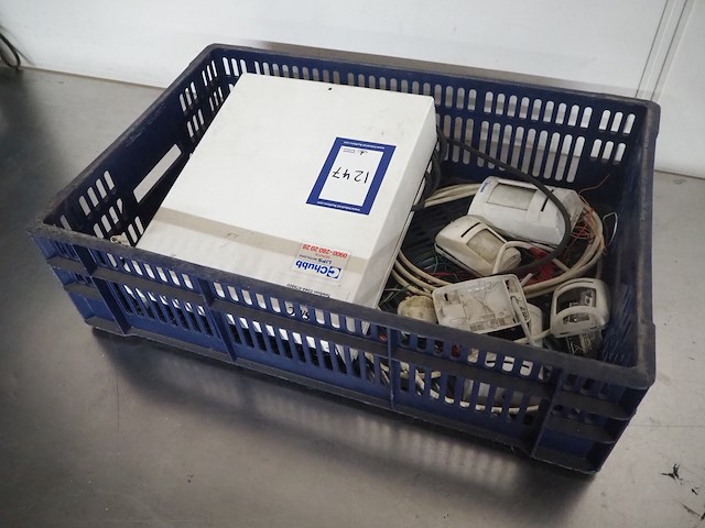 Chubb - afbeelding 3 van  8