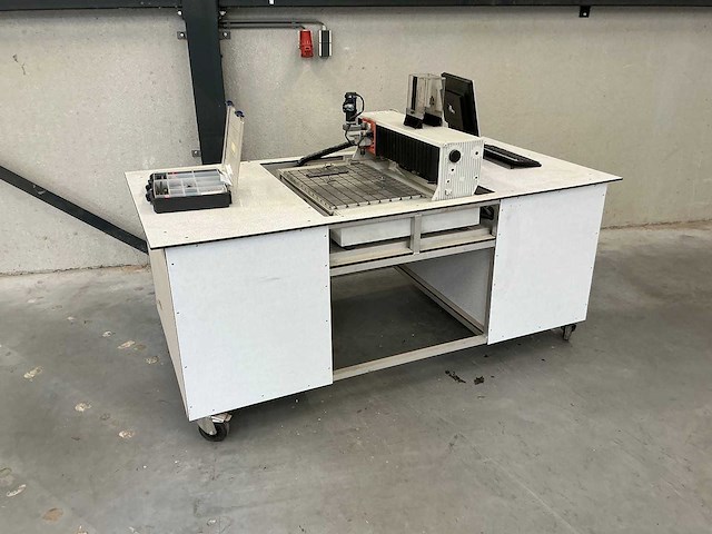 Cielle - 1997 - alfa 50x35 - horizontaal cnc-bewerkingscentrum - afbeelding 12 van  21