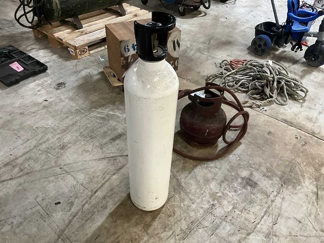 Cilinder / fles - voor hogedrukgas - gasfles perslucht - afbeelding 2 van  4