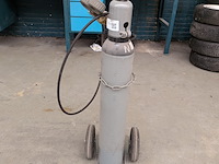 Cilindersteekwagen met cilinder stikstof - afbeelding 2 van  7