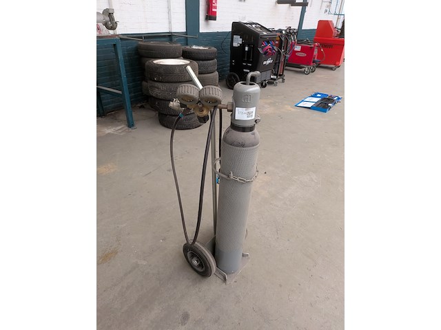 Cilindersteekwagen met cilinder stikstof - afbeelding 3 van  7