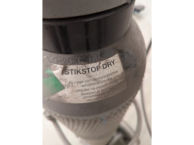 Cilindersteekwagen met cilinder stikstof - afbeelding 5 van  7